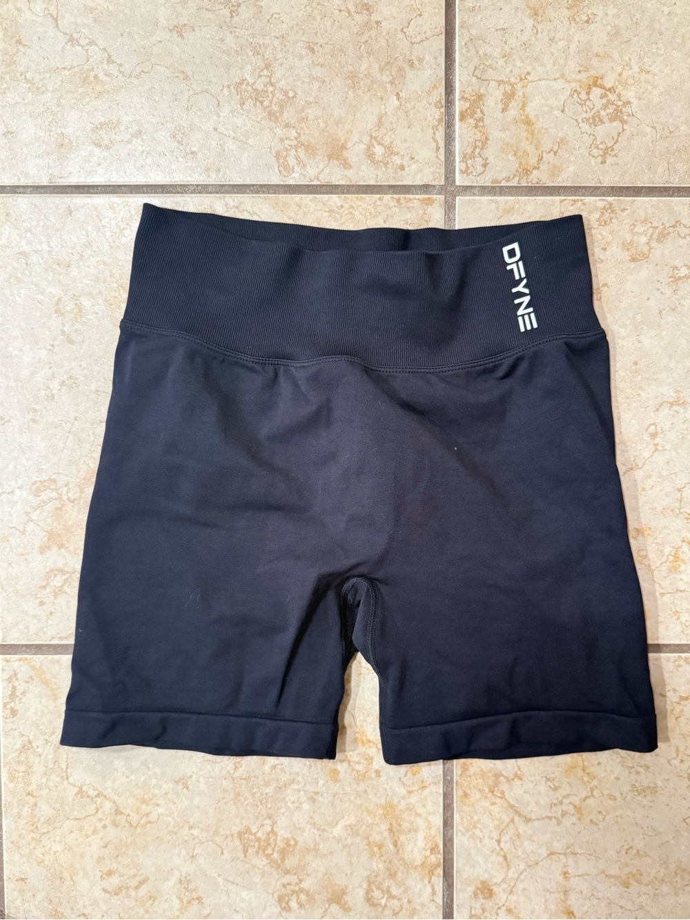 DFYNE High-Rise Black dynamic shorts